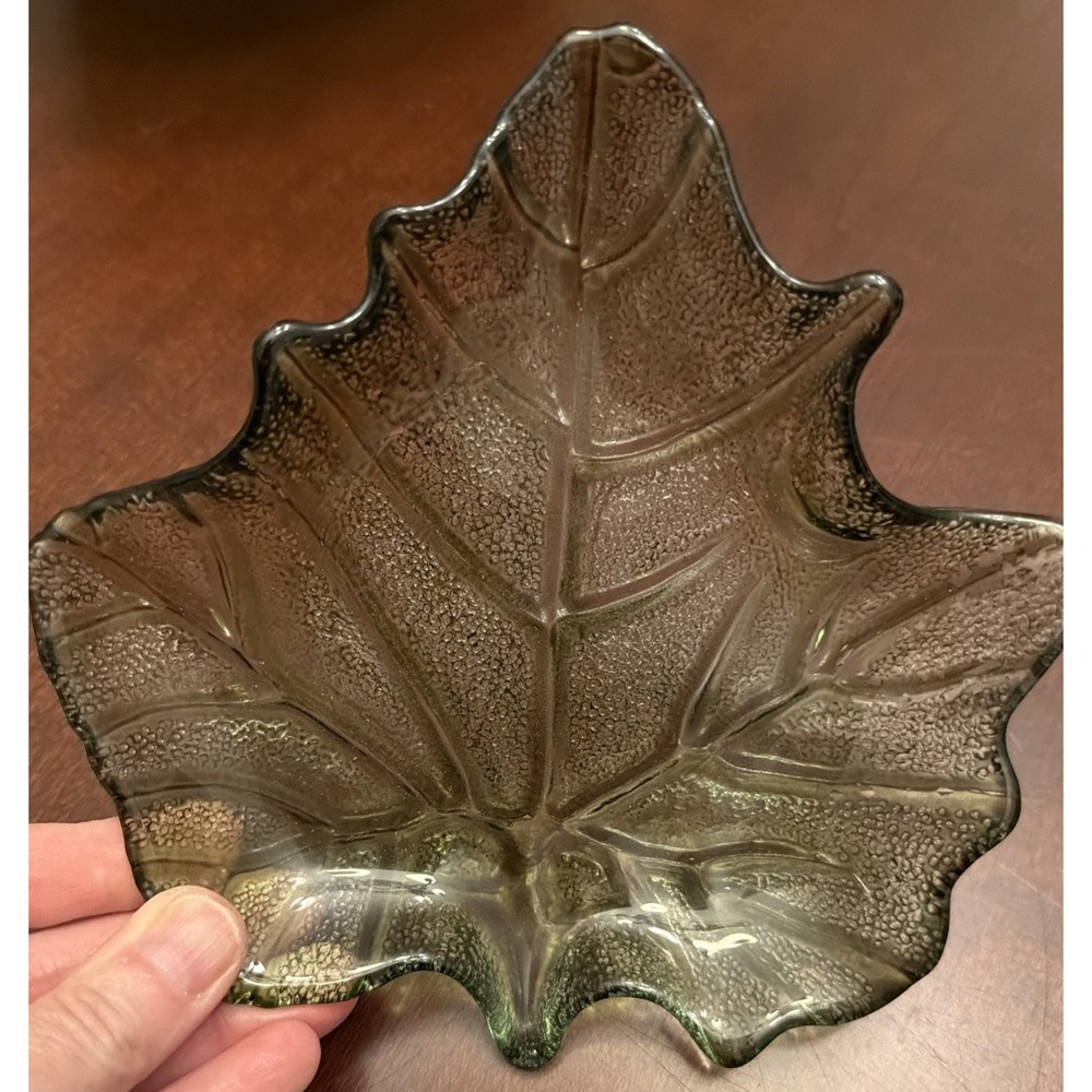 green leaf small plate